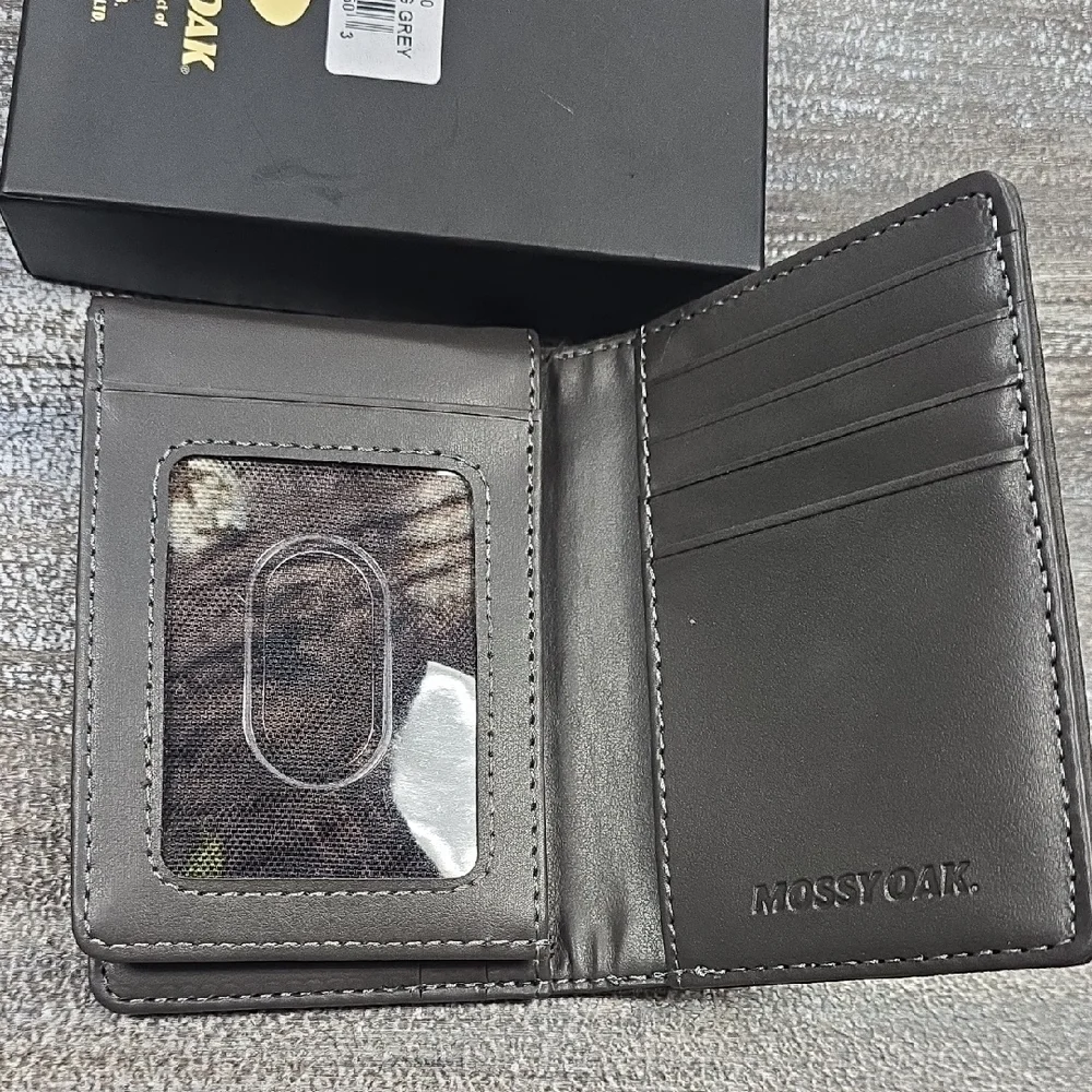 Mossy Oak Gray Tri‑Fold Wallet – Leather‑Like Feel
